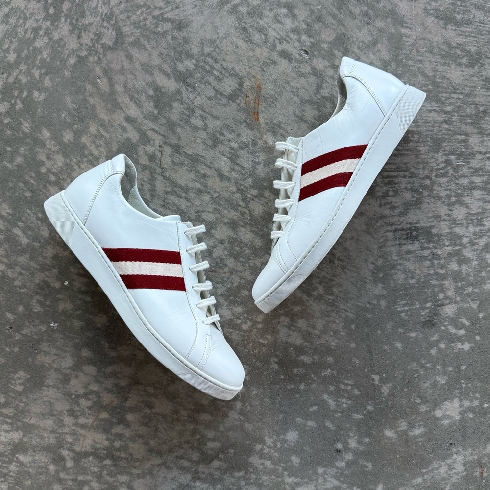 Bally Low Top Sneakers Leather White Burgundy Stripes Men’s Size 7.5 US